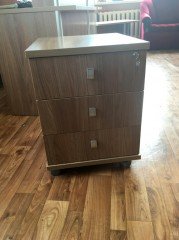 Офисная тумба с выдвижными ящиками